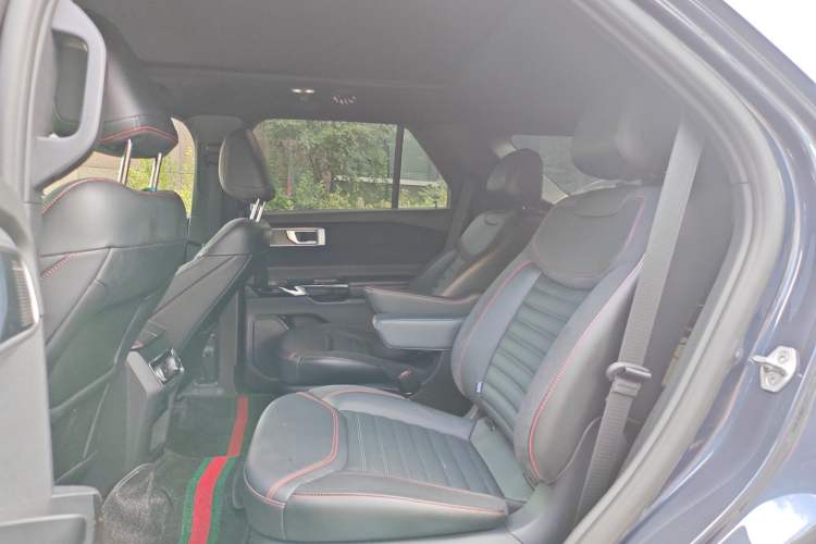 Used Ford Explorer 2023 EcoBoost 285 4x4 ST-LINE 6-Seater Interior 1