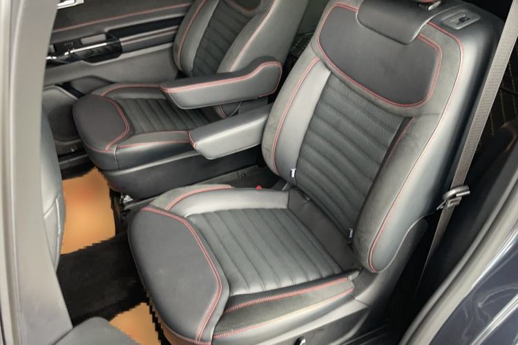 Used Ford Explorer 2023 EcoBoost 285 4x4 ST-LINE 6-Seater Interior 1