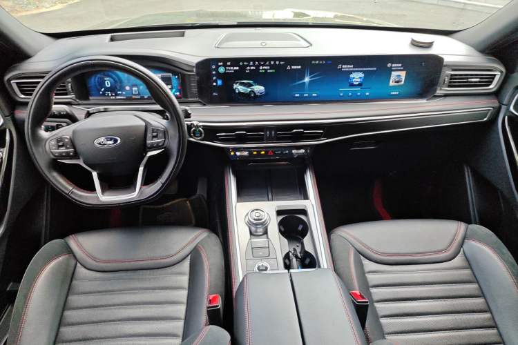 Used Ford Explorer 2023 EcoBoost 285 4x4 ST-LINE 6-Seater Interior 3