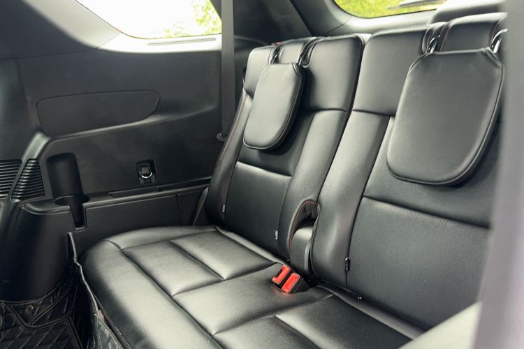 Used Ford Explorer 2023 EcoBoost 285 4x4 ST-LINE 6-Seater Interior 4