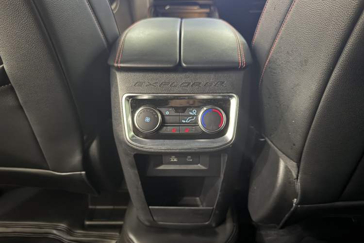 Used Ford Explorer 2023 EcoBoost 285 4x4 ST-LINE 7-Seater Interior 6
