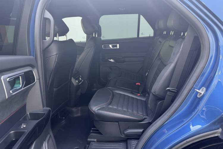 Used Ford Explorer 2023 EcoBoost 285 4x4 ST-LINE 7-Seater Interior 7