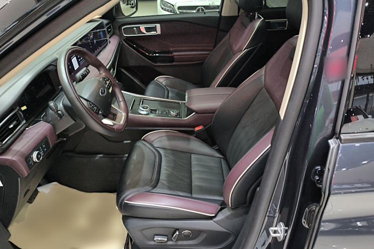 Used Ford Explorer 2023 EcoBoost 285 Four-Wheel Drive Titanium Edition 7-Seater Left Front Seat