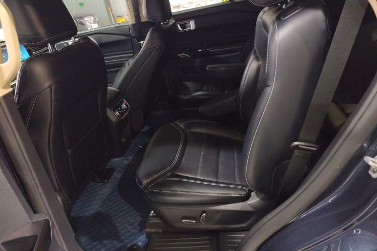Used Ford Explorer 2023 EcoBoost 285 4x4 Trend Plus Edition 6 Seats Left Rear Seat