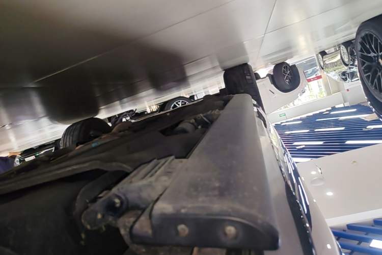 Used Ford Explorer 2023 EcoBoost 285 Four-Wheel Drive Titanium Edition 7-Seater Left Side Sill
