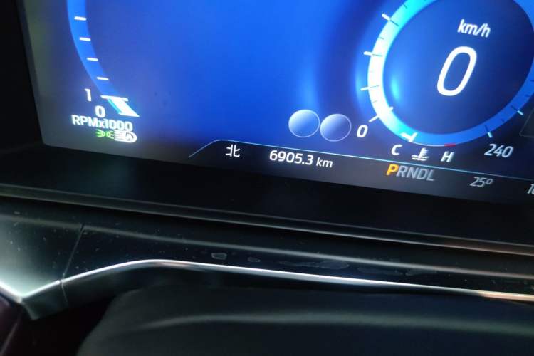 Used Ford Explorer 2023 EcoBoost 285 Four-Wheel Drive Titanium Edition 6 Seats Odometer Close Up