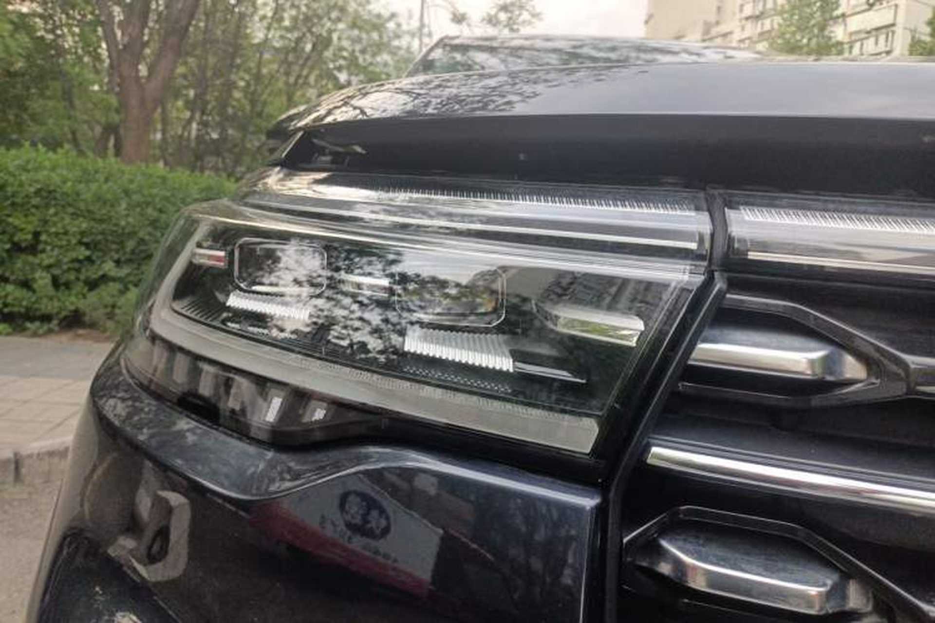 Used Ford Explorer 2023 EcoBoost 285 Four-Wheel Drive Titanium Edition 6 Seats Right Front Headlight