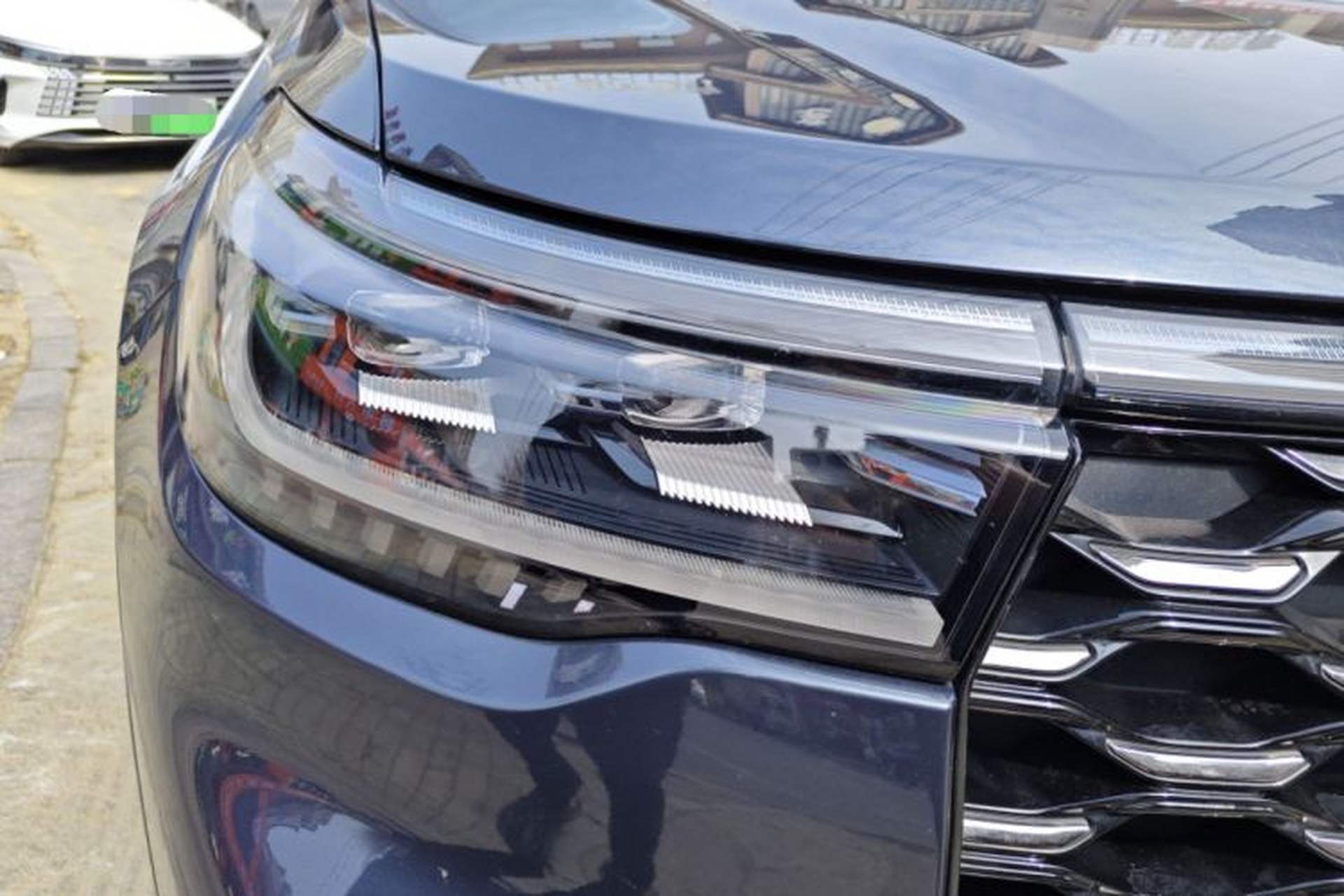 Used Ford Explorer 2023 EcoBoost 285 4x4 ST-LINE 7-Seater Right Front Headlight