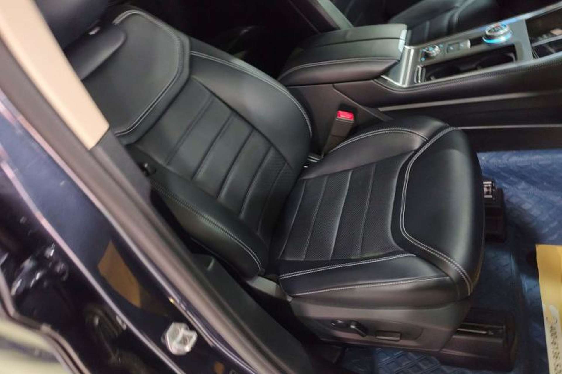 Used Ford Explorer 2023 EcoBoost 285 4x4 Trend Plus Edition 6 Seats Right Front Seat