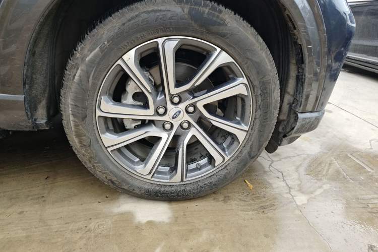 Used Ford Explorer 2023 EcoBoost 285 4x4 Trend Plus Edition 6 Seats Right Front Wheel Hub