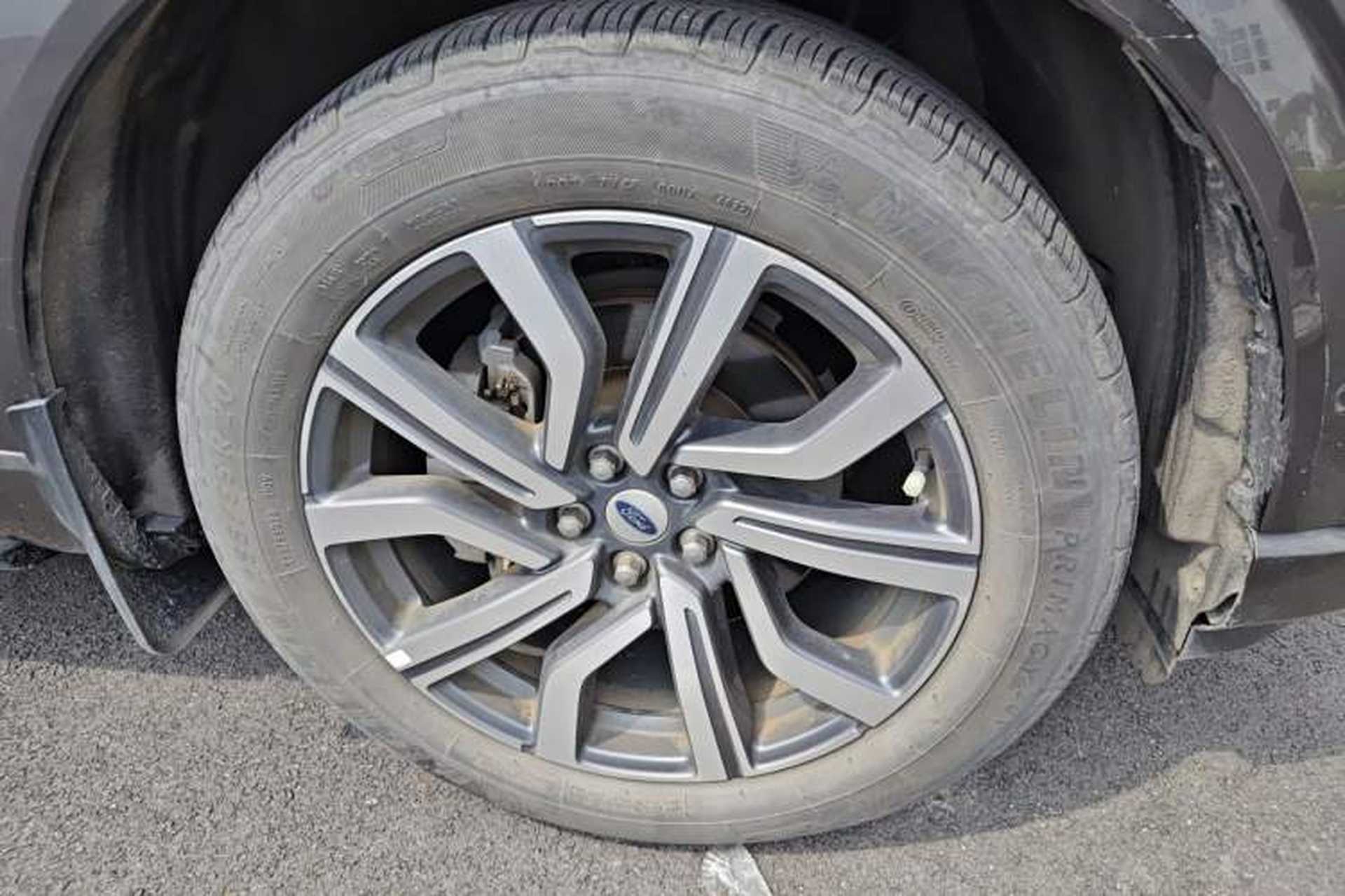 Used Ford Explorer 2023 EcoBoost 285 Four-Wheel Drive Titanium Edition 6 Seats Right Front Wheel Hub
