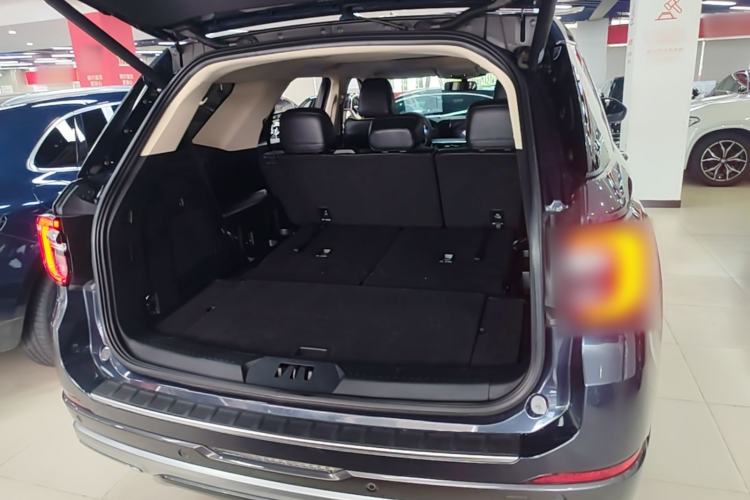 Used Ford Explorer 2023 EcoBoost 285 Four-Wheel Drive Titanium Edition 7-Seater Trunk