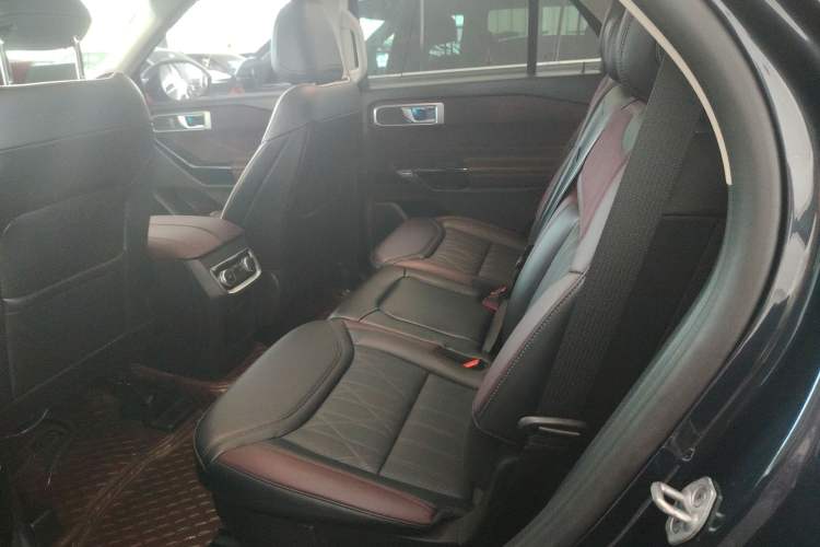 Used Ford Explorer 2023 EcoBoost 285 Four-Wheel Drive Titanium Edition 7-Seater Trunk