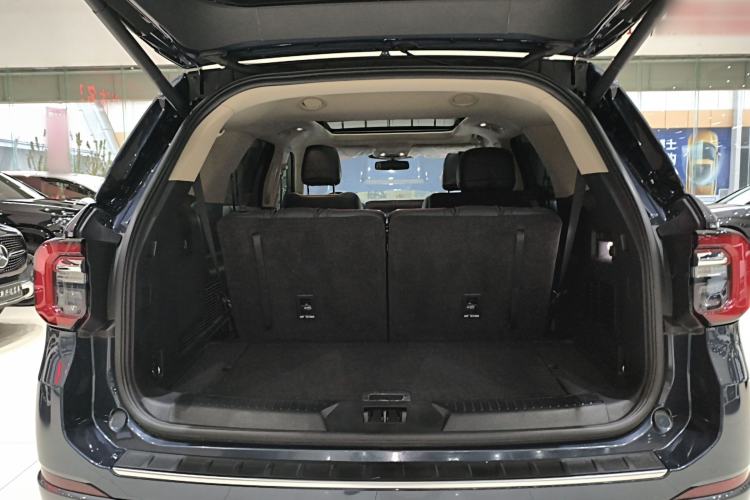 Used Ford Explorer 2023 EcoBoost 285 Four-Wheel Drive Titanium Edition 7-Seater Trunk