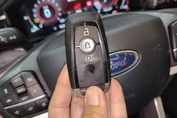 Used Ford Explorer 2023 EcoBoost 285 Four-Wheel Drive Titanium Edition 7-Seater Vehicle Key