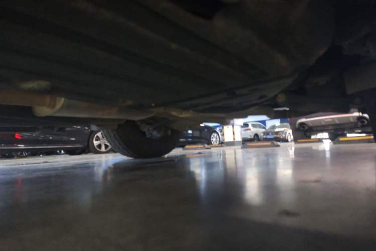 Used Ford Explorer 2023 EcoBoost 285 Kunlun Peak Edition 7-Seater Chassis Front Right