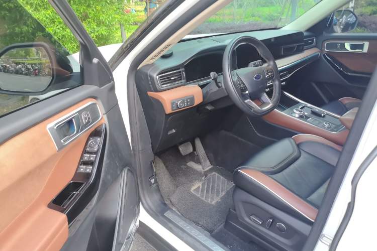 Used Ford Explorer 2023 EcoBoost 285 Four-Wheel Drive Titanium Edition 6 Seats Driver Seat