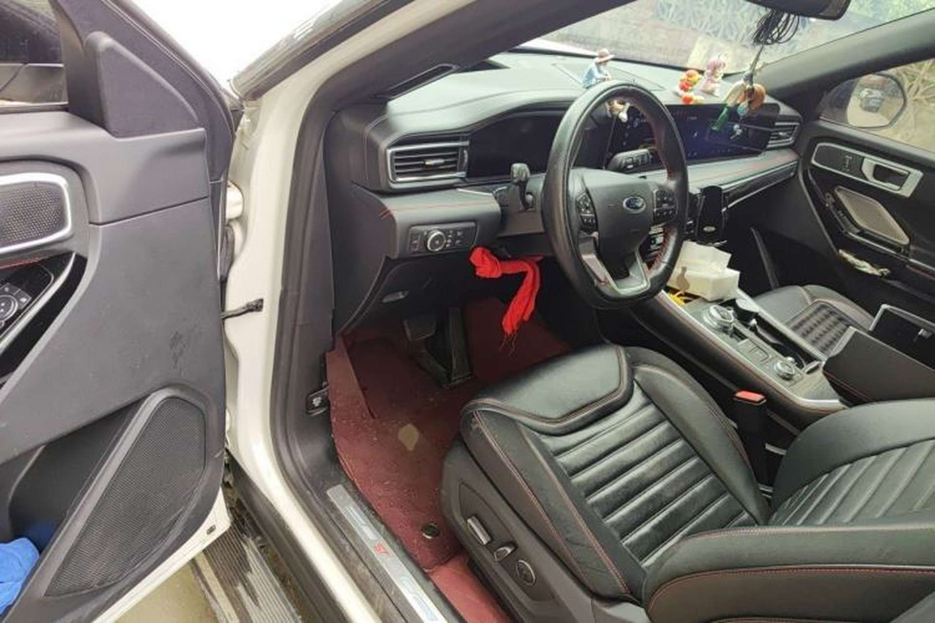 Used Ford Explorer 2023 EcoBoost 285 4x4 ST-LINE 7-Seater Driver Seat