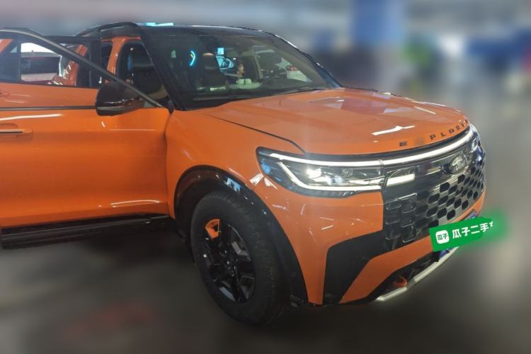 Used Ford Explorer 2023 EcoBoost 285 Kunlun Peak Edition 7-Seater Front Right 45 Deg