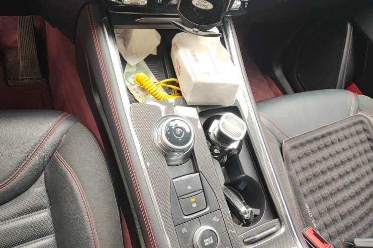 Used Ford Explorer 2023 EcoBoost 285 4x4 ST-LINE 7-Seater Gear Lever