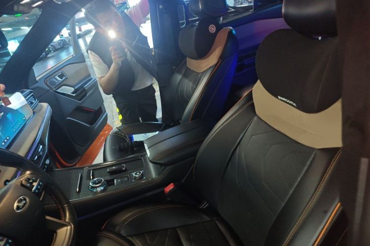 Used Ford Explorer 2023 EcoBoost 285 Kunlun Peak Edition 7-Seater Left Front Seat