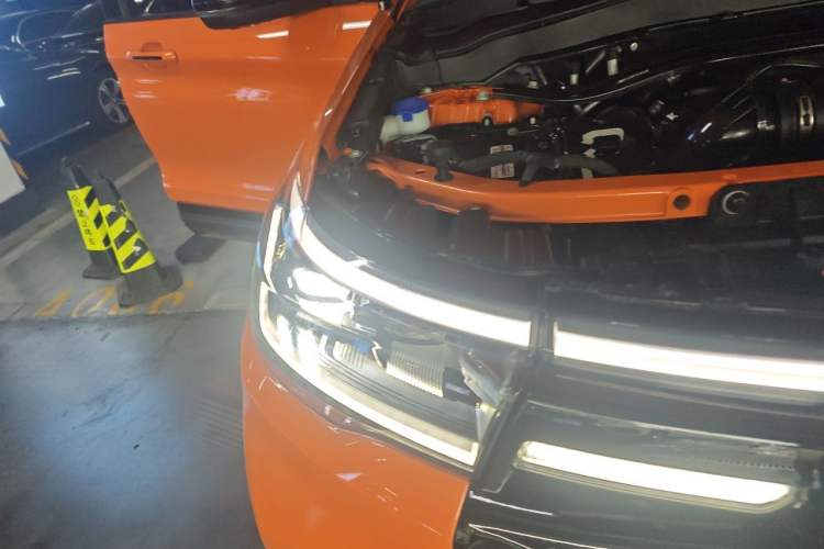 Used Ford Explorer 2023 EcoBoost 285 Kunlun Peak Edition 7-Seater Right Front Headlight
