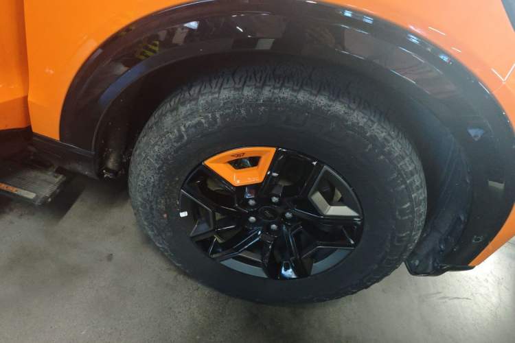 Used Ford Explorer 2023 EcoBoost 285 Kunlun Peak Edition 7-Seater Right Front Wheel Hub