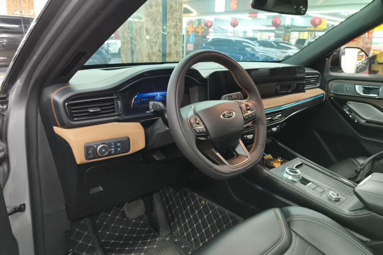 Used Ford Explorer 2023 EcoBoost 285 Kunlun Peak Edition 6-Seater Center Console
