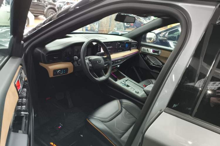 Used Ford Explorer 2023 EcoBoost 285 Kunlun Peak Edition 6-Seater Driver Seat