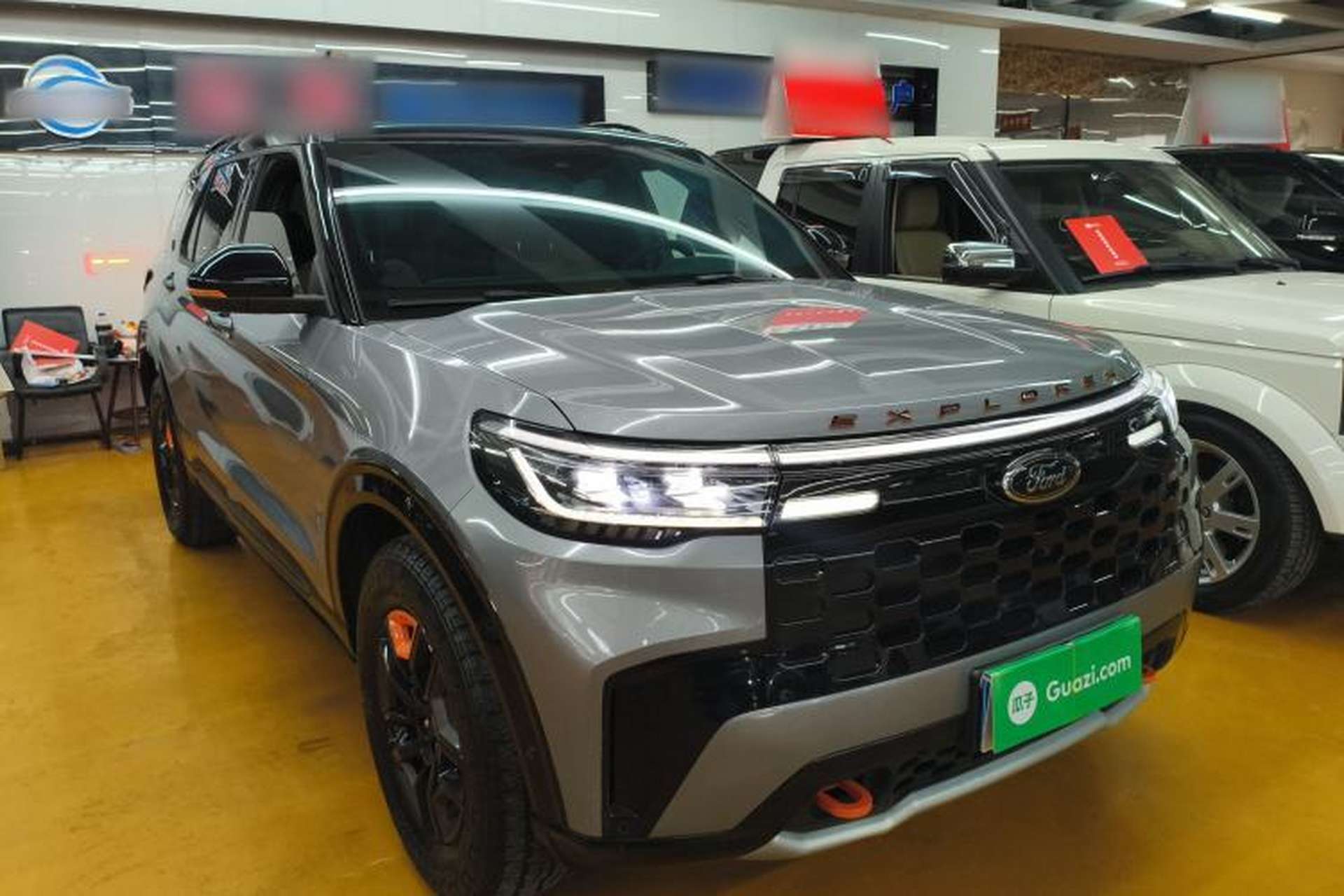 Used Ford Explorer 2023 EcoBoost 285 Kunlun Peak Edition 6-Seater Front Right 45 Deg