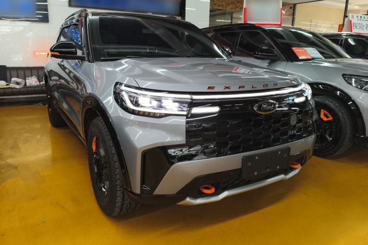 Used Ford Explorer 2023 EcoBoost 285 Kunlun Peak Edition 6-Seater Front Right 45 Deg