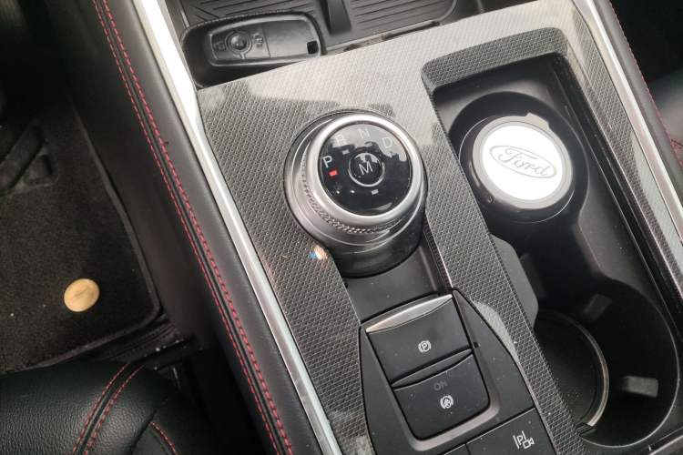 Used Ford Explorer 2023 EcoBoost 285 4x4 ST-LINE 7-Seater Gear Lever