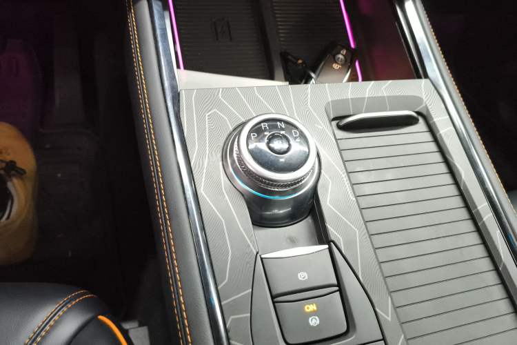 Used Ford Explorer 2023 EcoBoost 285 Kunlun Peak Edition 6-Seater Gear Lever