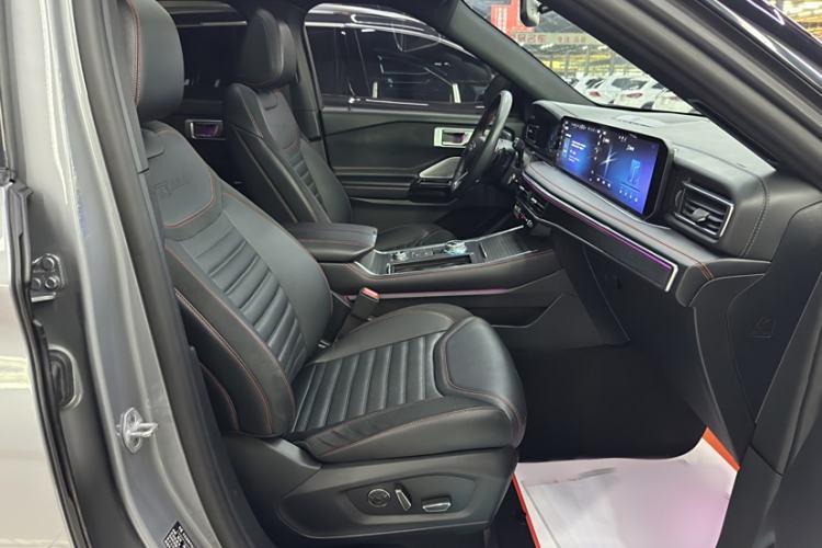 Used Ford Explorer 2023 EcoBoost 285 4x4 ST-LINE 6-Seater Interior 10