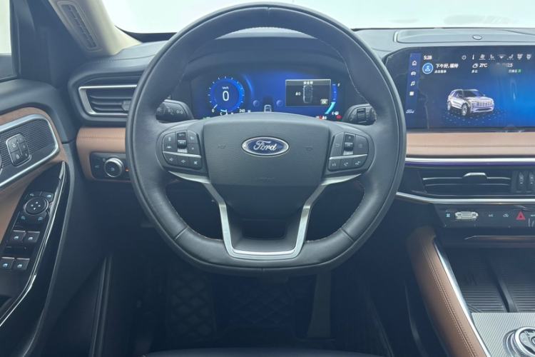 Used Ford Explorer 2023 EcoBoost 285 Four-Wheel Drive Titanium Edition 7-Seater Interior 2