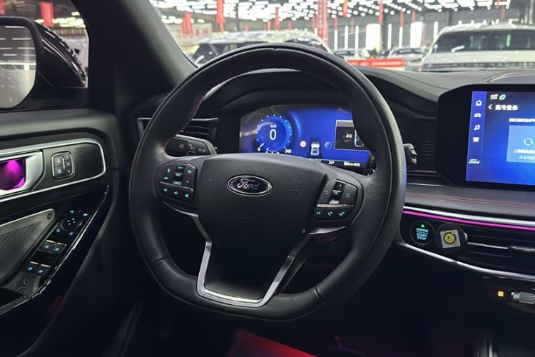 Used Ford Explorer 2023 EcoBoost 285 4x4 ST-LINE 6-Seater Interior 2