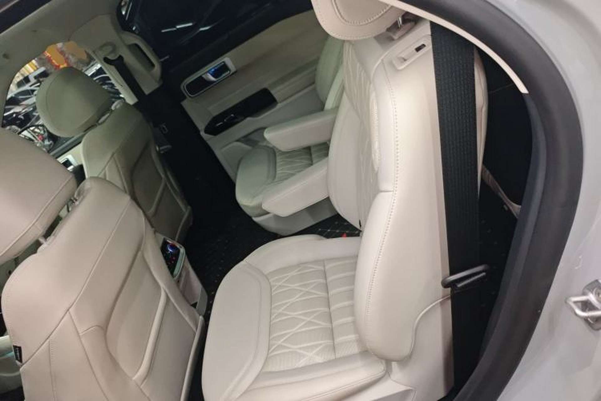 Used Ford Explorer 2023 EcoBoost 285 Four-Wheel Drive Red Gold Edition 6 Seats Interior 4