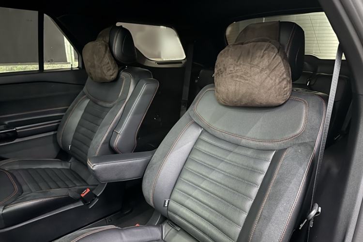 Used Ford Explorer 2023 EcoBoost 285 4x4 ST-LINE 6-Seater Interior 6