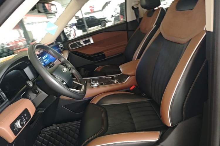 Used Ford Explorer 2023 EcoBoost 285 Four-Wheel Drive Titanium Edition 7-Seater Left Front Seat