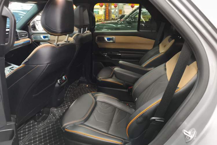 Used Ford Explorer 2023 EcoBoost 285 Kunlun Peak Edition 6-Seater Left Rear Seat