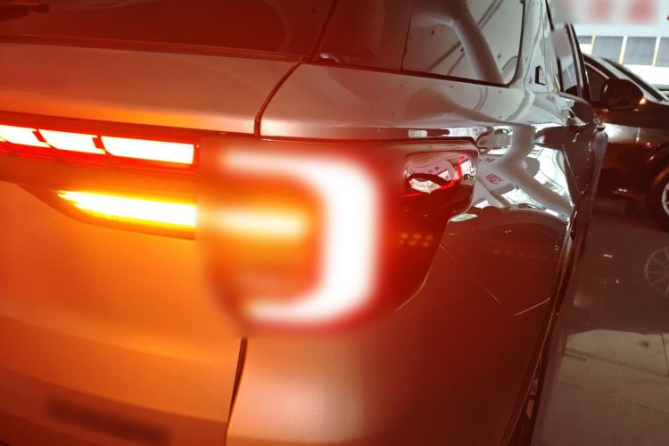 Used Ford Explorer 2023 EcoBoost 285 Kunlun Peak Edition 7-Seater Right Rear Taillight