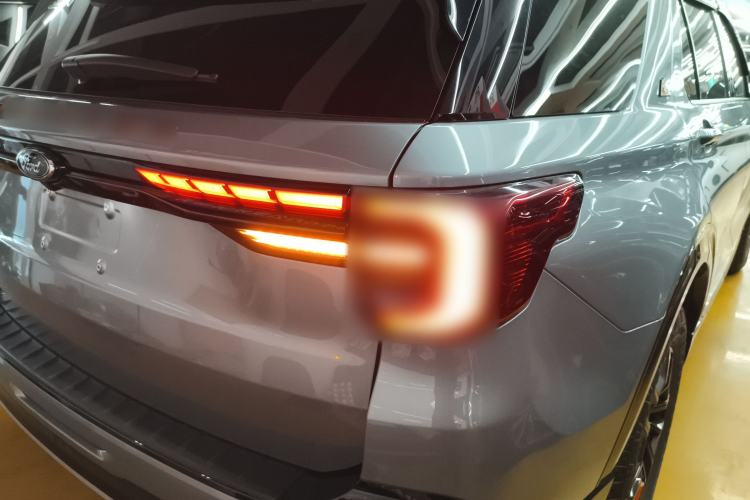 Used Ford Explorer 2023 EcoBoost 285 Kunlun Peak Edition 6-Seater Right Rear Taillight
