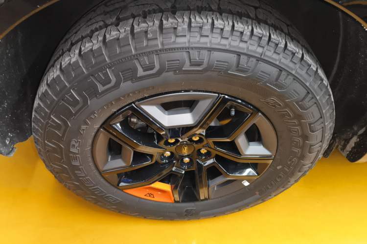 Used Ford Explorer 2023 EcoBoost 285 Kunlun Peak Edition 6-Seater Right Rear Wheel Hub