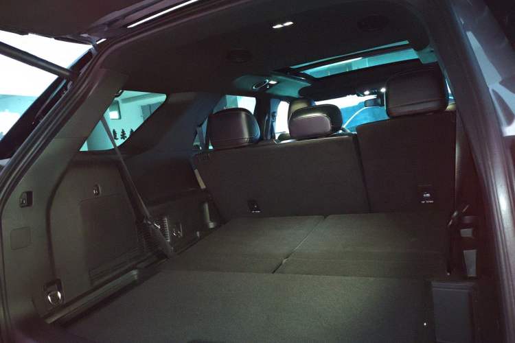 Used Ford Explorer 2023 EcoBoost 285 Kunlun Peak Edition 7-Seater Trunk
