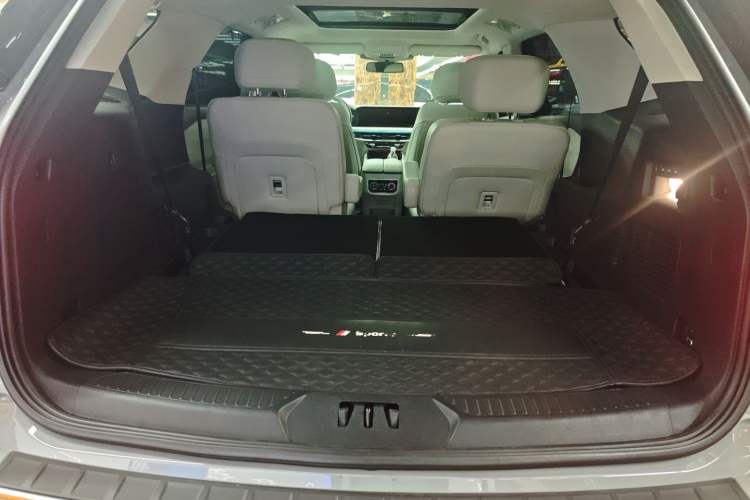 Used Ford Explorer 2023 EcoBoost 285 Four-Wheel Drive Red Gold Edition 6 Seats Trunk