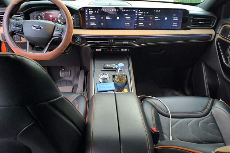 Used Ford Explorer 2023 EcoBoost 285 Kunlun Peak Edition 6-Seater Center Console
