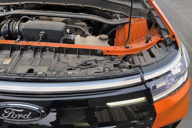 Used Ford Explorer 2023 EcoBoost 285 Kunlun Peak Edition 6-Seater Engine Bay Left