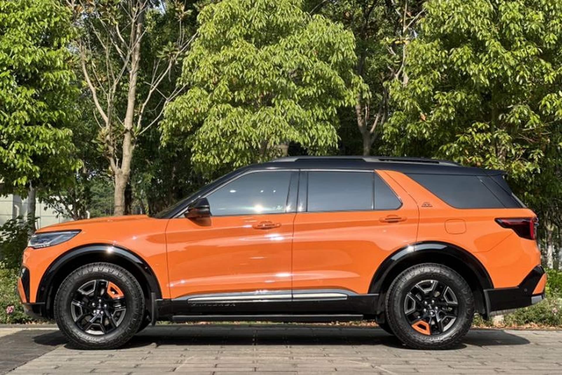 Used Ford Explorer 2023 EcoBoost 285 Kunlun Peak Edition 7-Seater Exterior 1