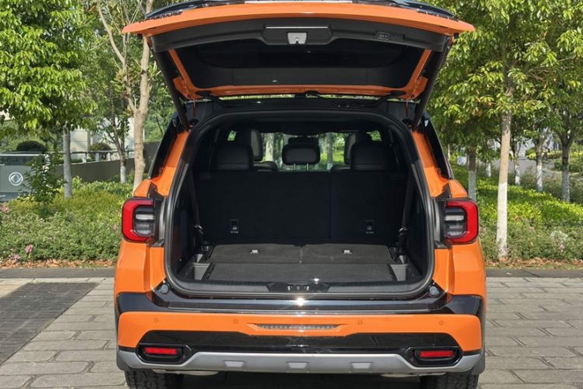 Used Ford Explorer 2023 EcoBoost 285 Kunlun Peak Edition 7-Seater Exterior 8