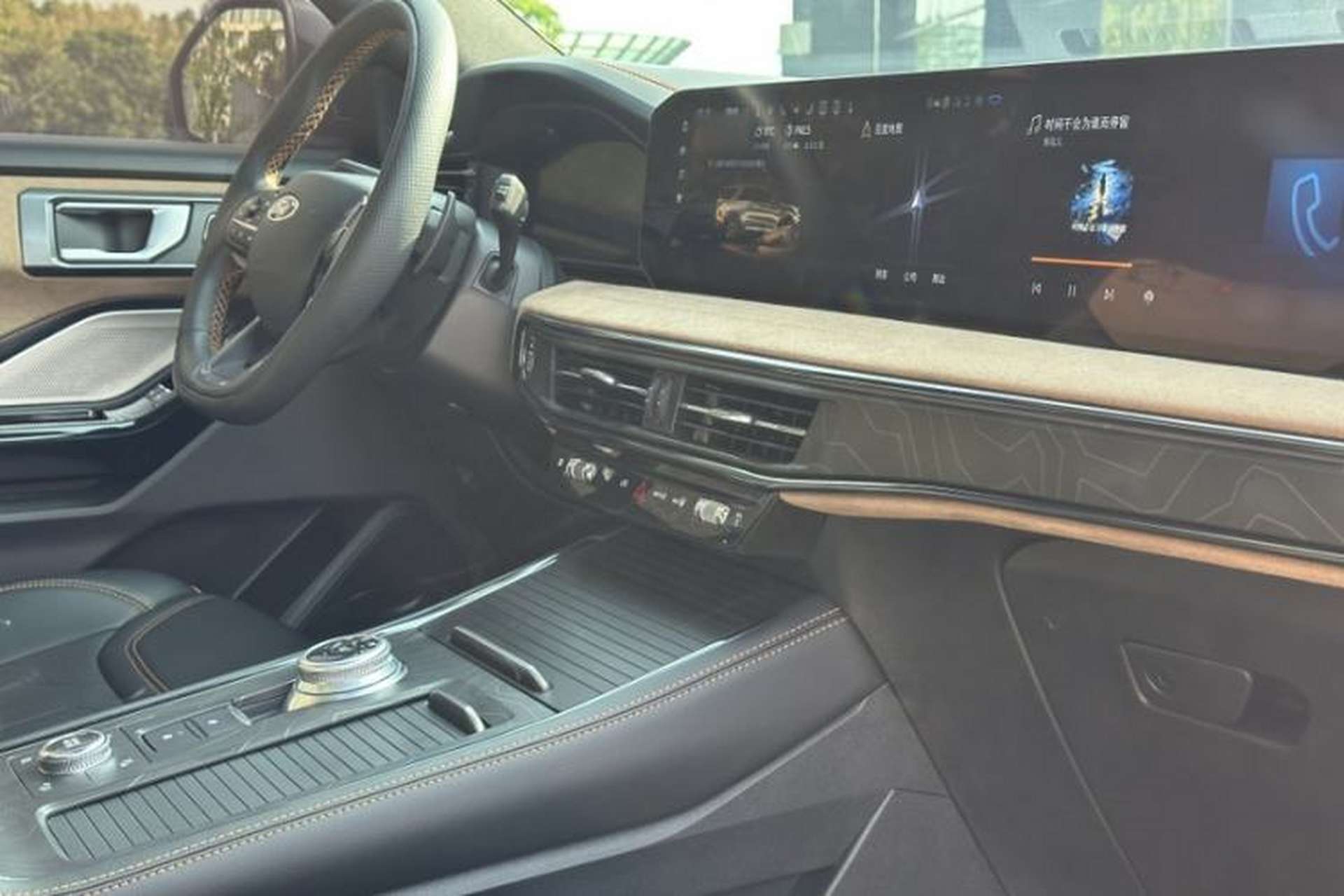 Used Ford Explorer 2023 EcoBoost 285 Kunlun Peak Edition 7-Seater Interior 5